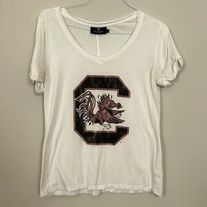 Let Loose South Carolina vneck tshirt women’s size medium
